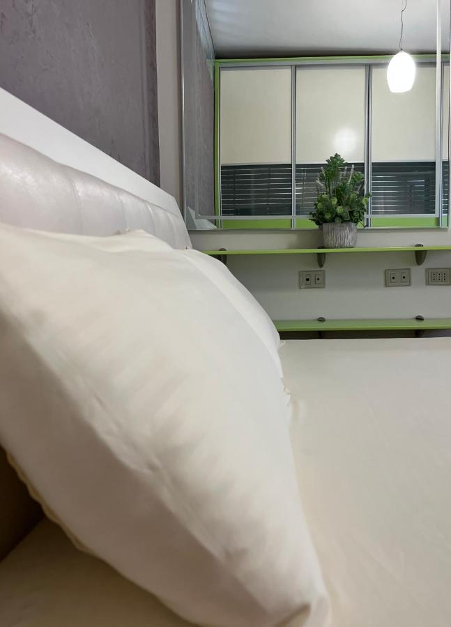 Sunkissed Centre Apartment Vlorë Buitenkant foto