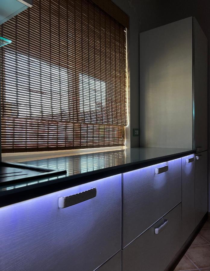 Sunkissed Centre Apartment Vlorë Buitenkant foto