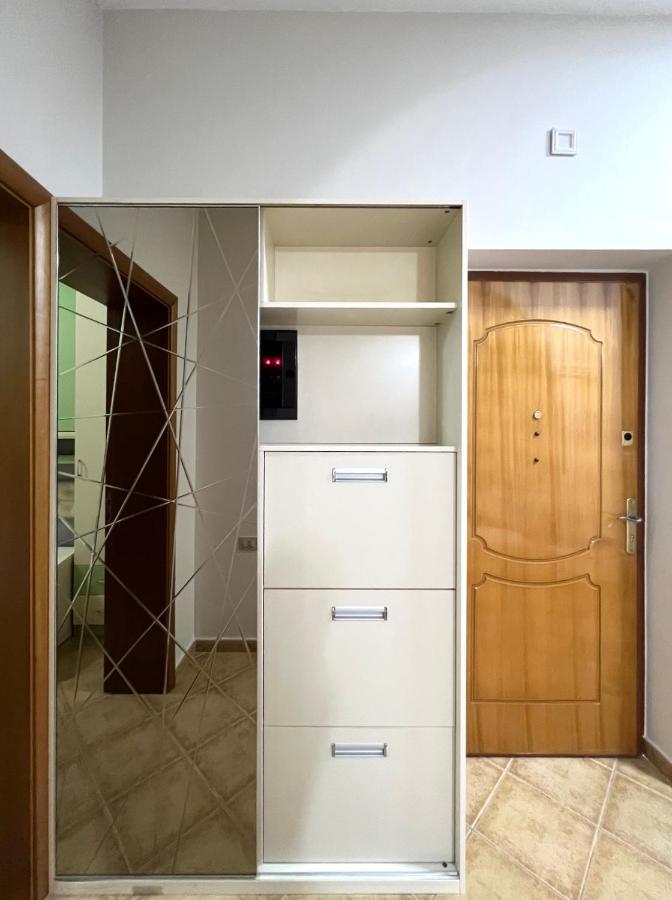 Sunkissed Centre Apartment Vlorë Buitenkant foto